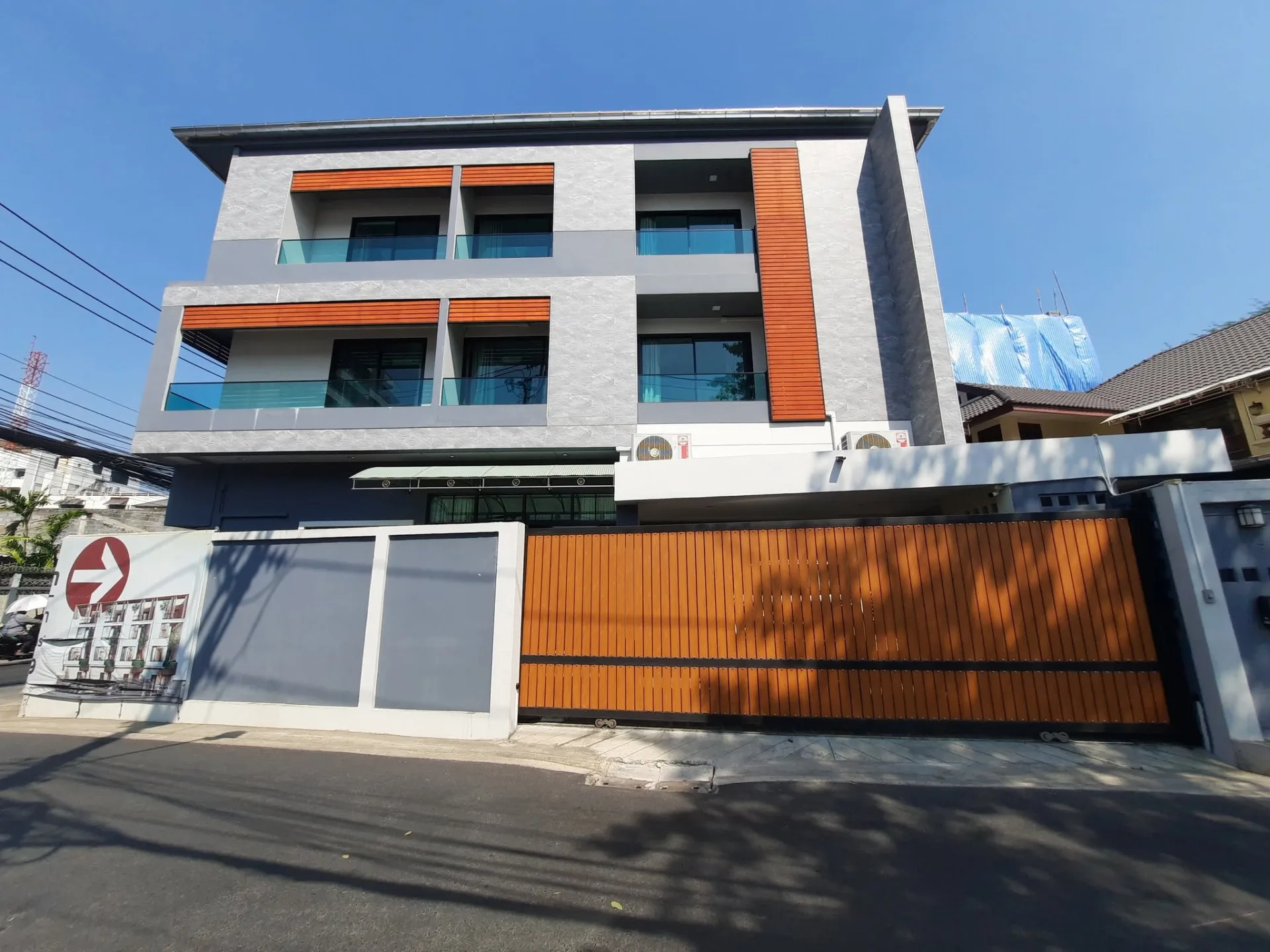 โฮมออฟฟิศ 3 ชั้น สุทธิสาร ให้เช่า