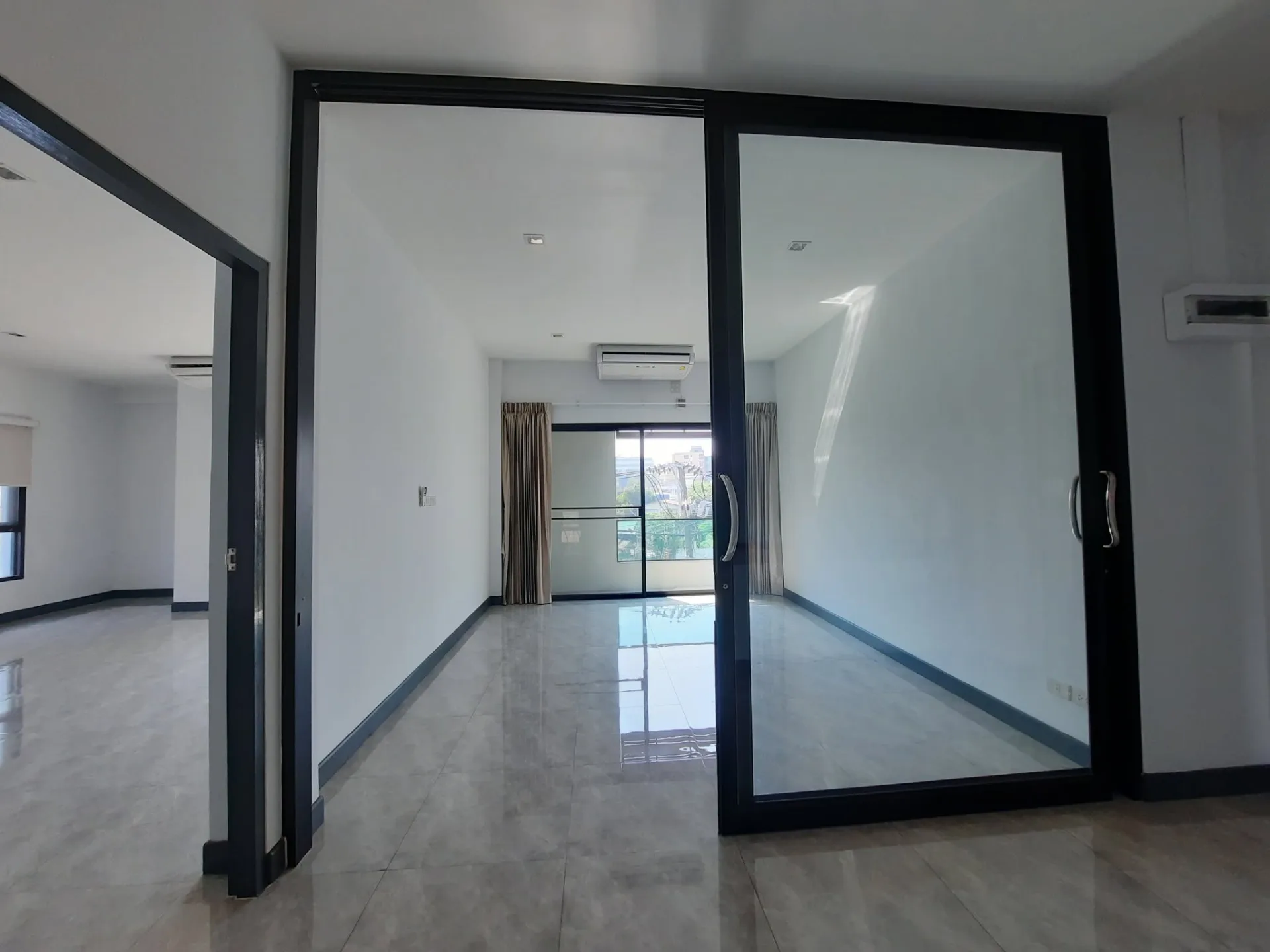 โฮมออฟฟิศ 3 ชั้น สุทธิสาร ให้เช่า