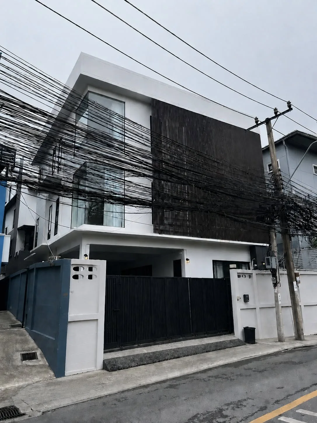 โฮมออฟฟิศ 3 ชั้น สุทธิสาร-ห้วยขวาง