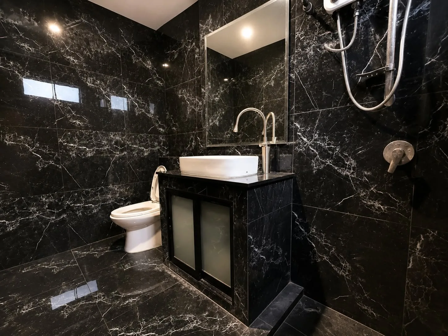 โฮมออฟฟิศ 3 ชั้น สุทธิสาร-ห้วยขวาง