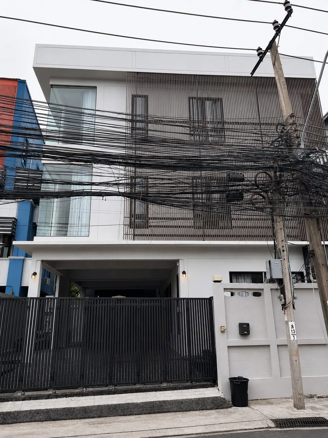 โฮมออฟฟิศ 3 ชั้น สุทธิสาร-ห้วยขวาง
