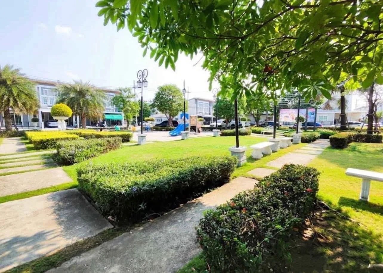 โกลเด้น ทาวน์ สาทร–กัลปพฤกษ์